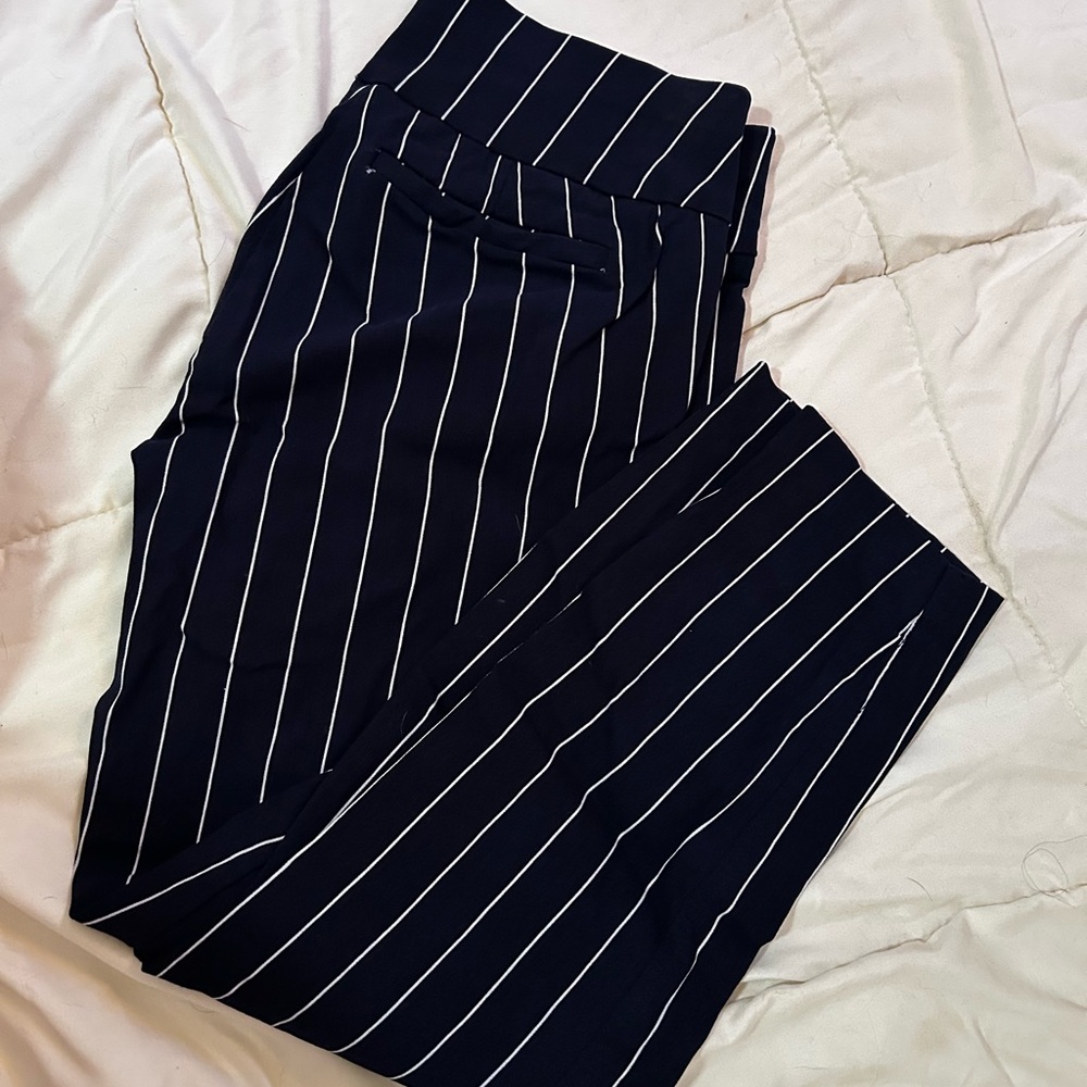 New York & Company Blue and White Capris